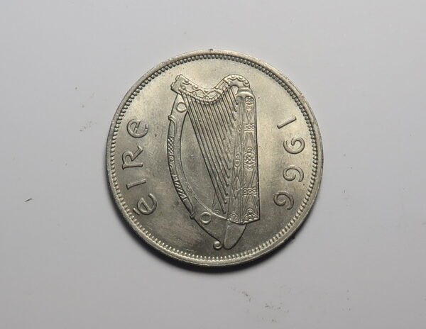 IRELAND HALFCROWN 1966.  UNC . - Image 2