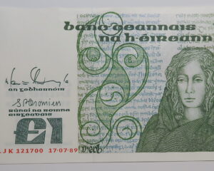IRELAND ONE POUND NOTE 17.7.1989. B. SERIES. QUEEN MEBH.