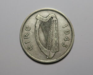 IRELAND: IRISH SILVER HALF CROWN 1943.  KEY DATE. LOW MINTAGE