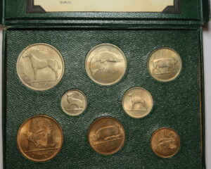 IRELAND OFFICIAL COIN SET . 1952-1961.  UNC