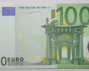 IRELAND  ONE HUNDRED EURO  NOTE  "T". 2002. UNC.  DUISENBERG SIGNATURE.