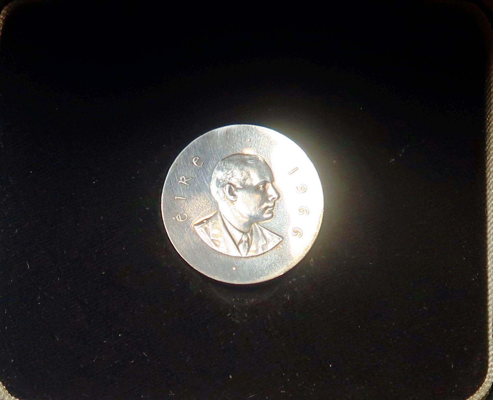 IRELAND: PROOF TEN SHILLING COIN 1966 .P.H. PEARSE. IN PRESENTATION CASE - Image 2