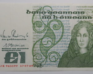 IRELAND ONE POUND NOTE 17.7.1989. B. SERIES. QUEEN MEBH.