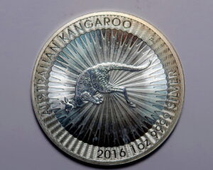 AUSTRALIA : SILVER DOLLAR  2016.  1 OZ. FINE SILVER.  KANGAROO.